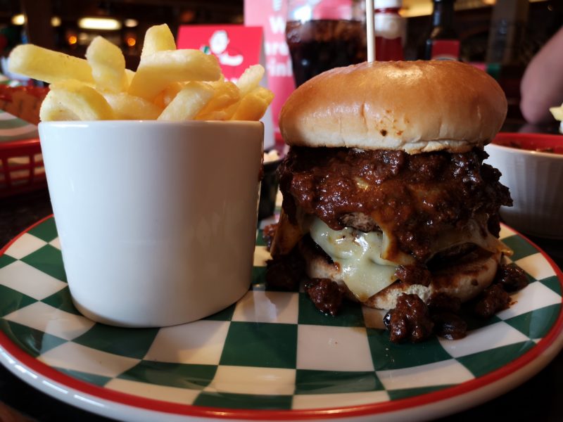 Frankie and Benny's chilli cheese burger
