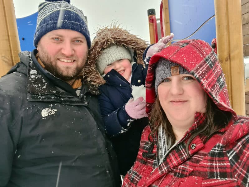 Family picture in the snow