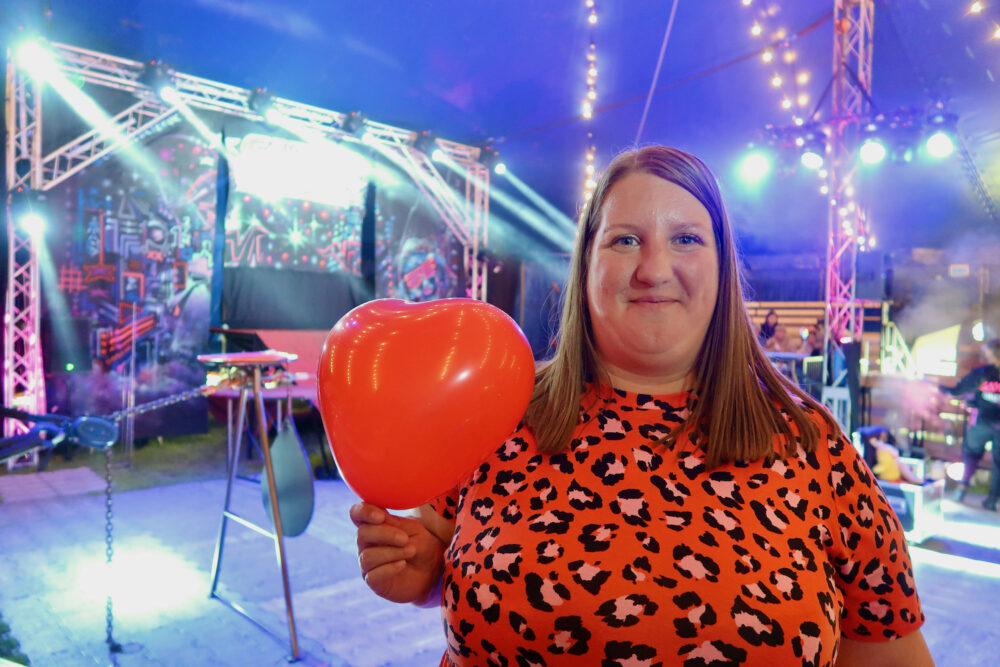 Circus Cortex me with balloon