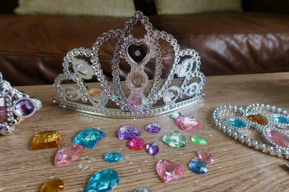 Jewel Secrets Princess Glam Set crown and gems